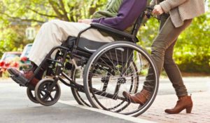 Persona con discapacidad silla de ruedas salud ocupacional